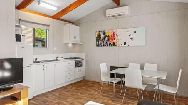 Standard 2 Bedroom Cabin - Sleeps 5 - Pet Friendly