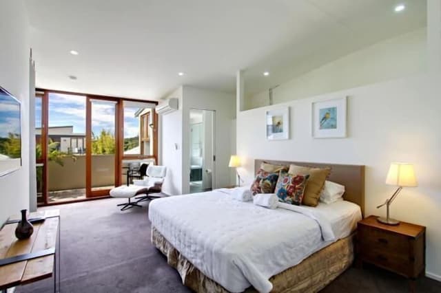 Warehouse Apartment 9