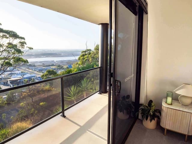 Standard Apartment, 1 King Bed, Non Smoking, Balcony (apartment)