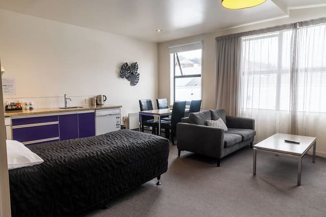 Premier One-Bedroom Apartment