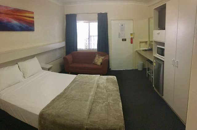 Standard Room, 1 Queen Bed