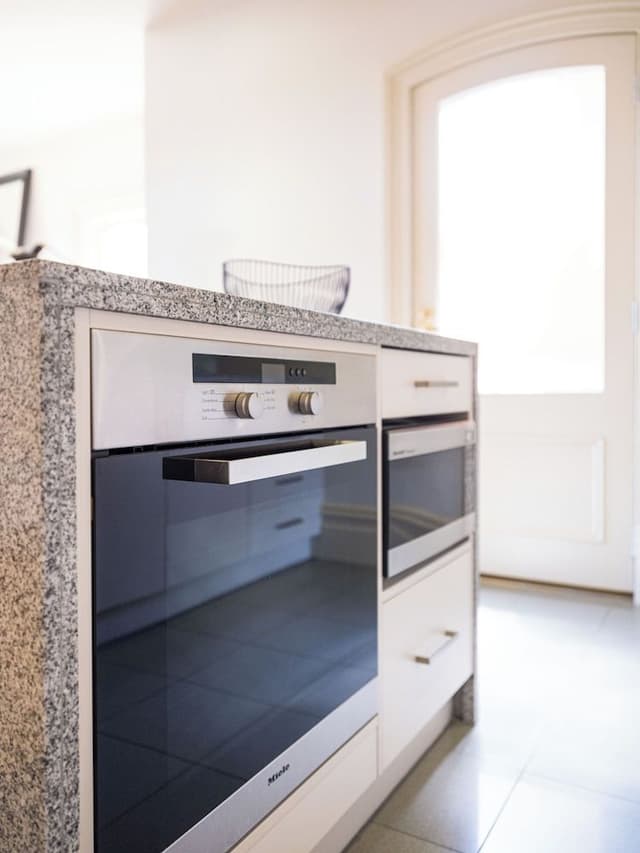 One-Bedroom Apartment - Florence Fox