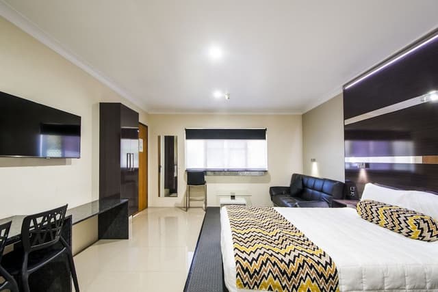 Family Room (Deluxe)