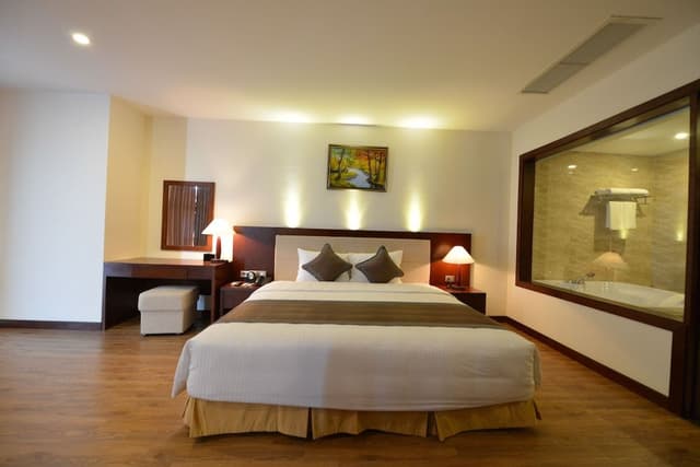 Executive Suite