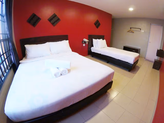 Standard Triple Room, Multiple Beds, Private Bathroom