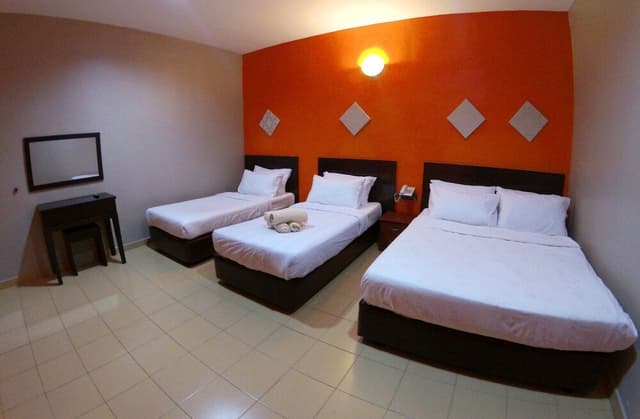Family Room, Multiple Beds, No Windows