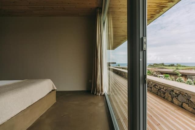 ONE-BEDROOM RETREAT VILLA