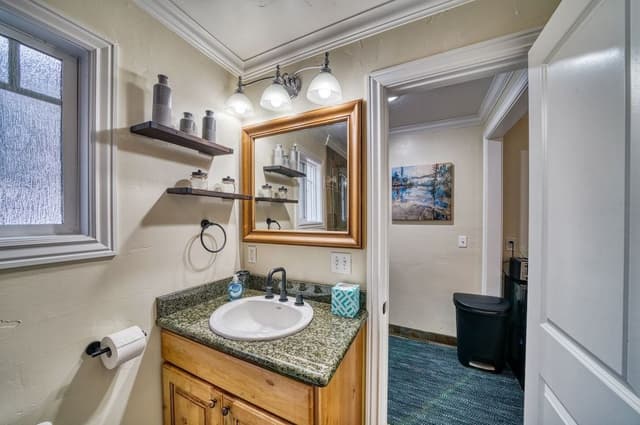 Studio, Kitchenette
