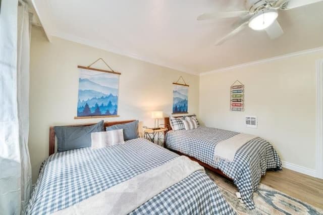 2 Bedroom, 2 bath, Full Kitchen