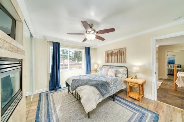 2 Bedroom, 2 bath, Full Kitchen