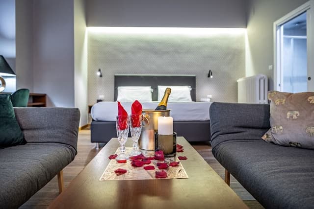 Deluxe Studio Suite, 1 King Bed