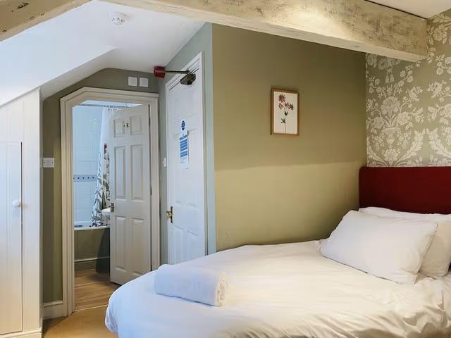 Standard Twin Room, Ensuite