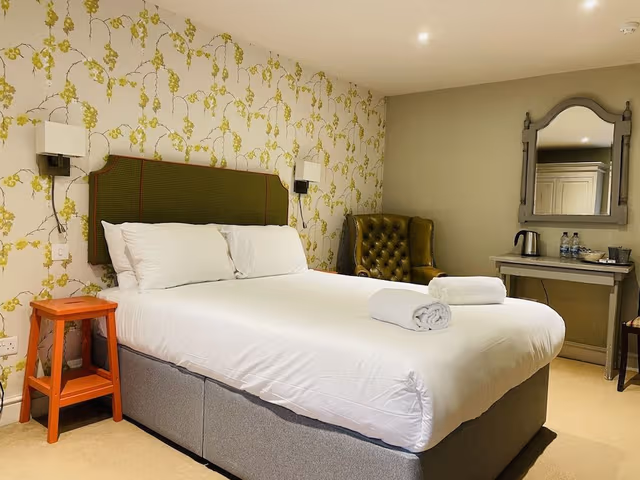 Double Room, Ensuite (Large)