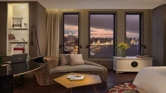 Premium Room, 1 King Bed, River View