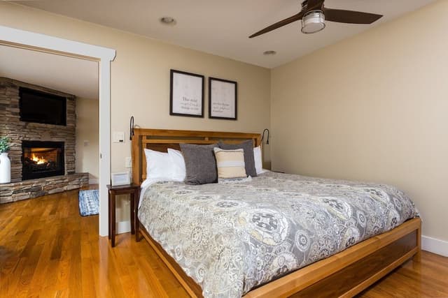 Cottage, 1 King Bed with Sofa bed, Hot Tub