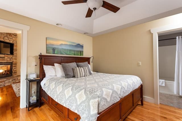 Cottage, 1 King Bed with Sofa bed, Hot Tub