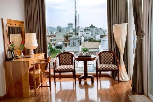 เร็กซ์ โฮเต็ล แอนด์ อพาร์ตเมนต์ (Rex Hotel and Apartment)1