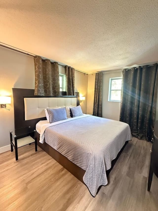 Family Apartment, 3 Bedrooms, Kitchen, Pool View