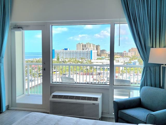 Family Double Room, Pool View