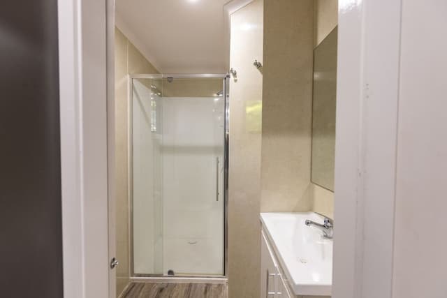 Bungalow - Sleeps 6