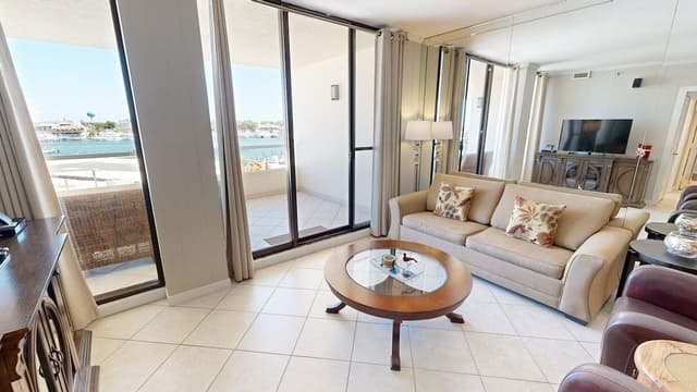 Condo, 2 Bedrooms