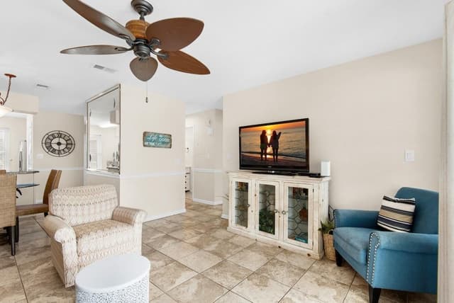 Condo, 1 King Bed (Poolside Villas #302- Harry's Beach H)