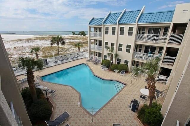 Condo, 2 Bedrooms