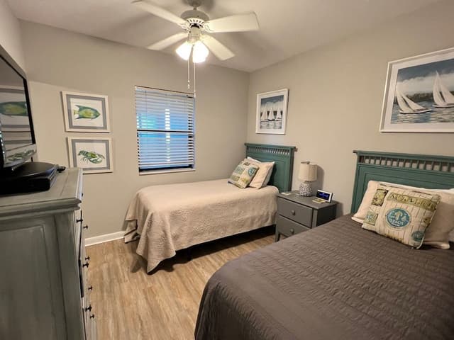 Condo, Multiple Beds, Pool Access (Shoalwater 404)