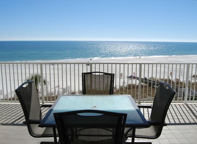 Condo, Multiple Beds, Pool Access (Shoalwater 404)