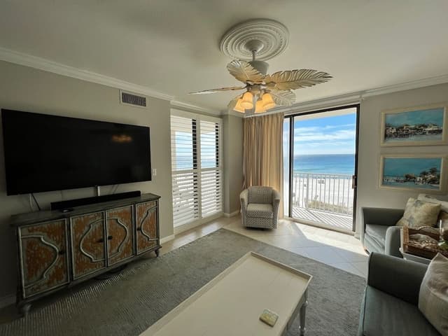 Condo, Multiple Beds, Pool Access (Shoalwater 404)