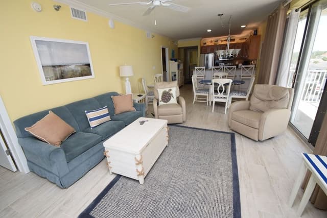 Condo, Multiple Beds, Pool Access (Shoalwater 401)
