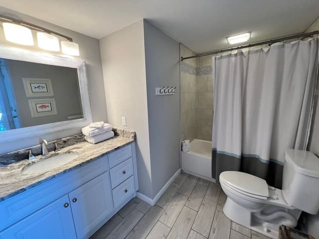 Condo, Multiple Beds, Pool Access (Shoalwater 404)