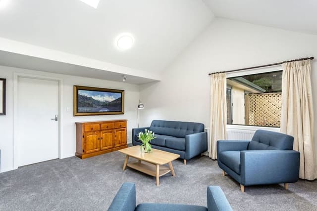 Luxury Studio Suite, 1 King Bed with Sofa bed, Ensuite, Mountain View