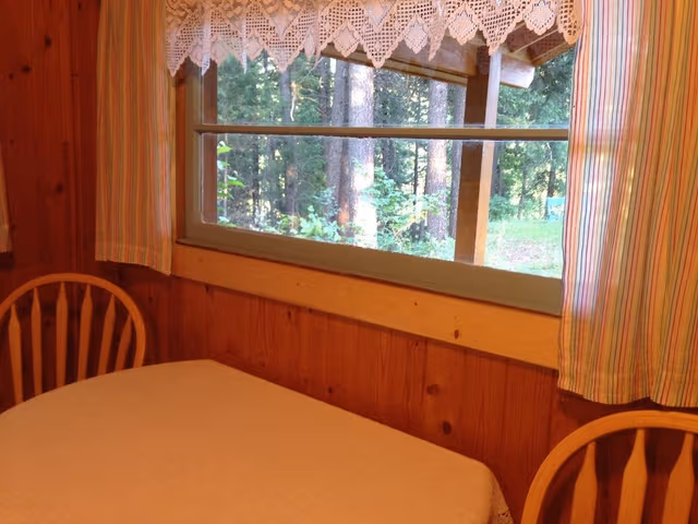 Cabin, River View (Cabana)