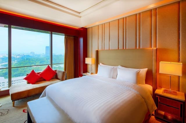 Deluxe King Room