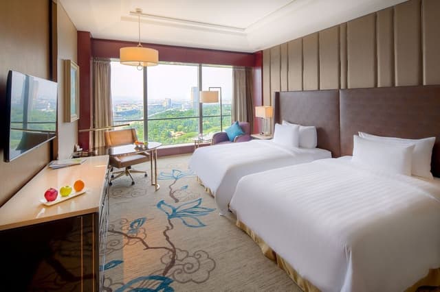 Business King Room