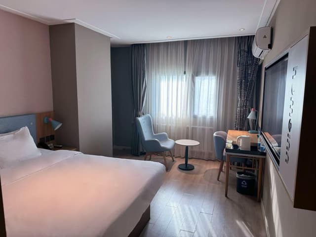 HOM - Business 1 Bed Room