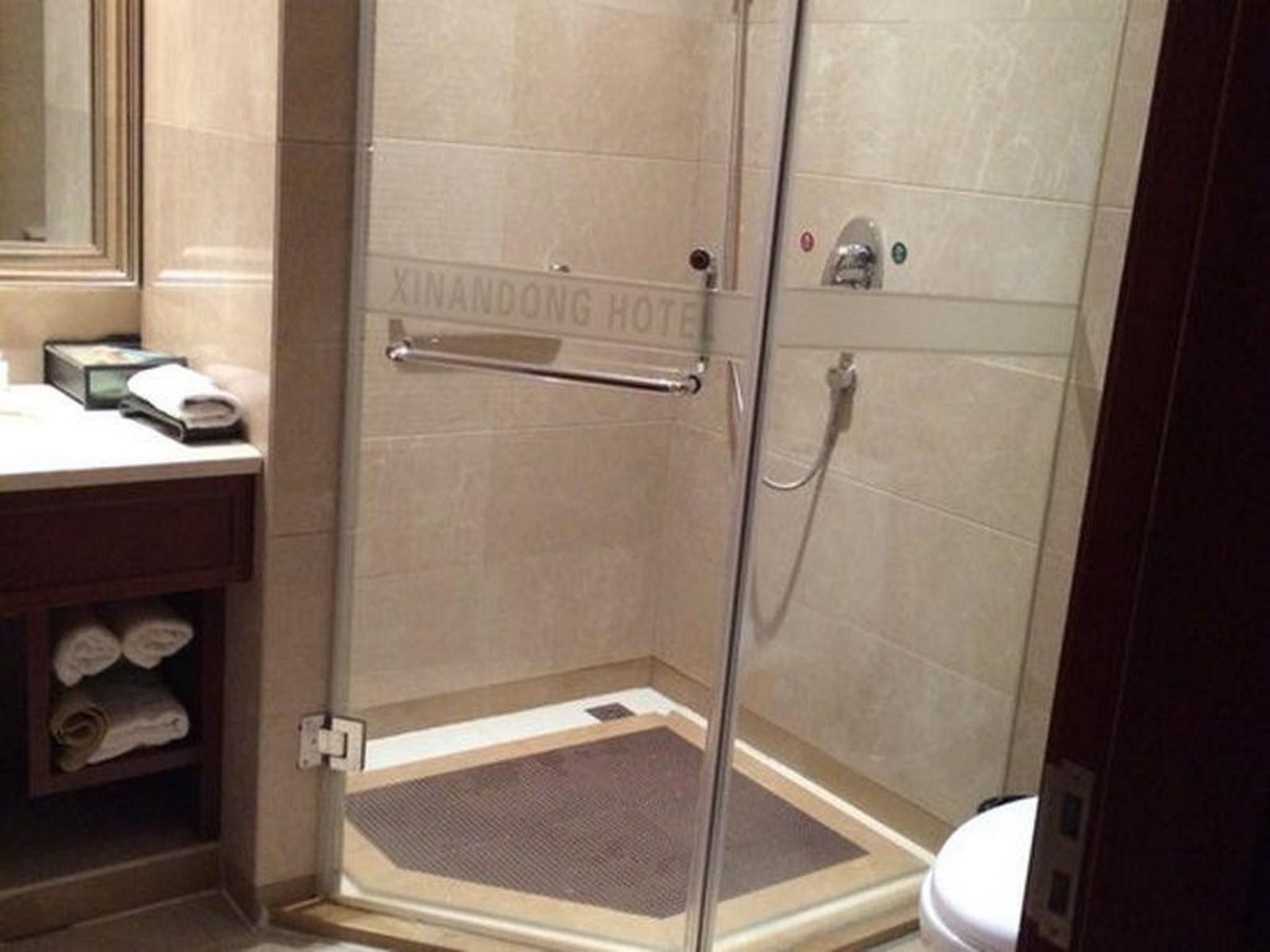 ตันตง ซินอานตง โฮเต็ล (Dandong Xin An Dong Hotel)1