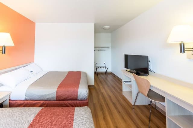 Deluxe Room, 2 Double Beds, Non Smoking, Refrigerator & Microwave