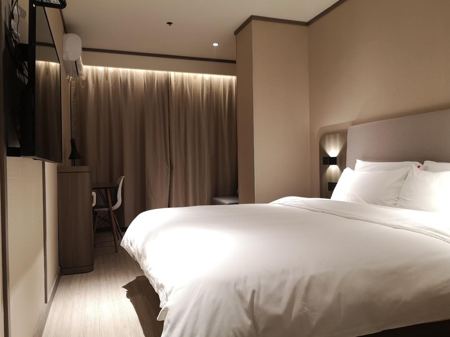 Hanting Hotel Zhenjiang Jiefang Road1