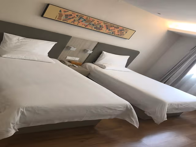 Huazhu - Twin Room