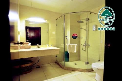 Hotel Queen Room
