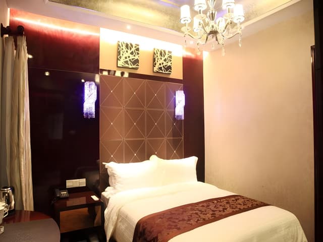 Business Queen Bed