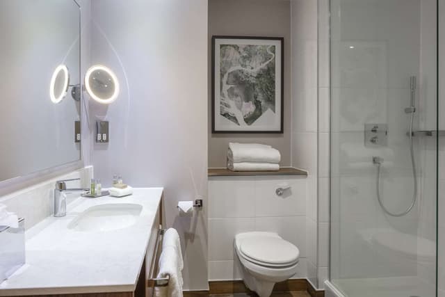 QUEEN GUEST ROOM
