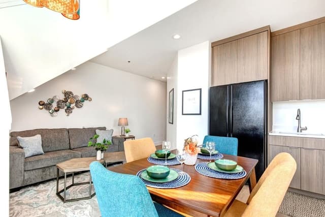 Condo, 2 Bedrooms (MAS-2004)