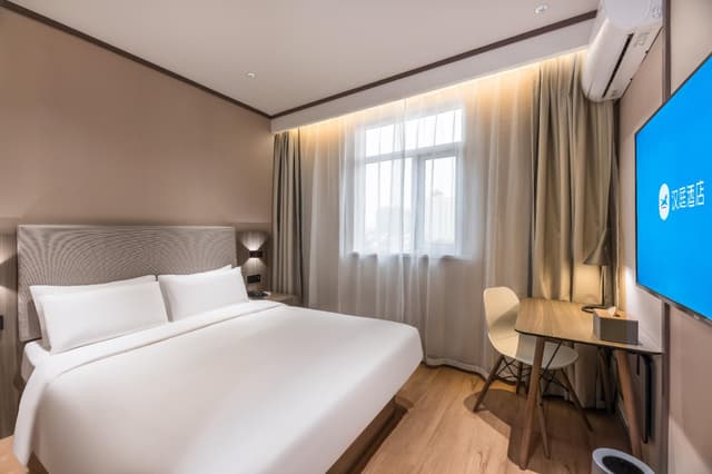 Huazhu - Destress Superior Bed Room