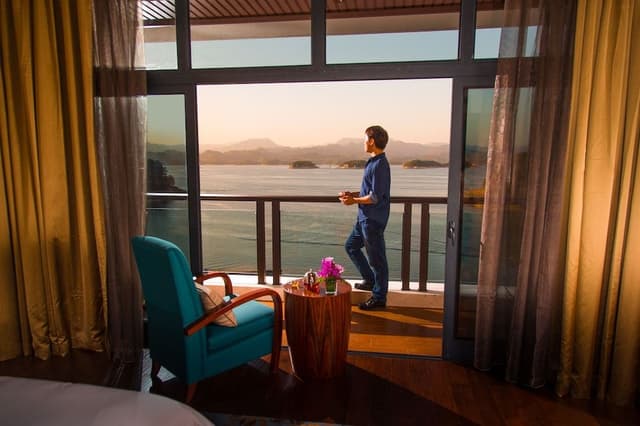 Executive Room, Lake View