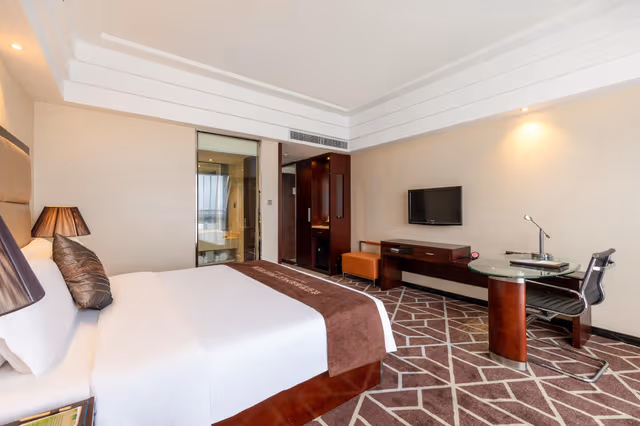 Zero Pressure Queen Room