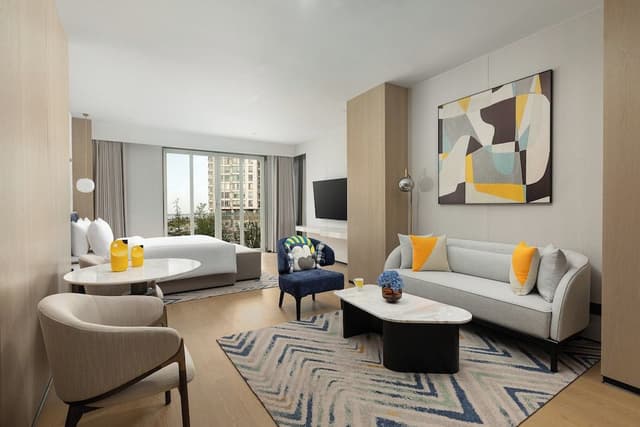 Suite, 1 King Bed