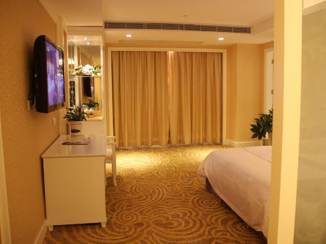 Standard Queen